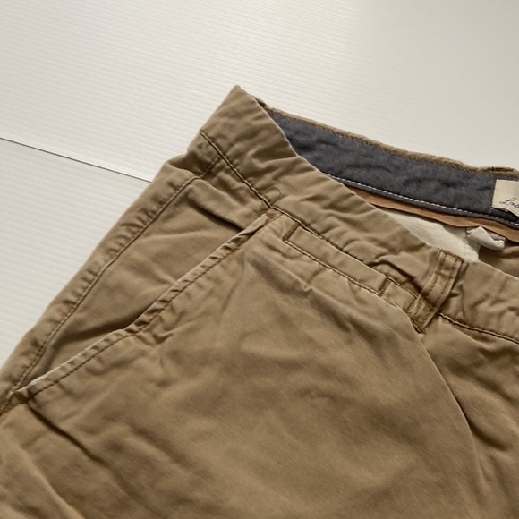 Kaki shorts - Picture 3 of 4